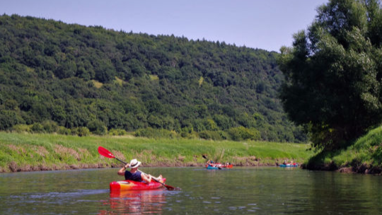 Kajak auf der Unstrut nahe Memleben